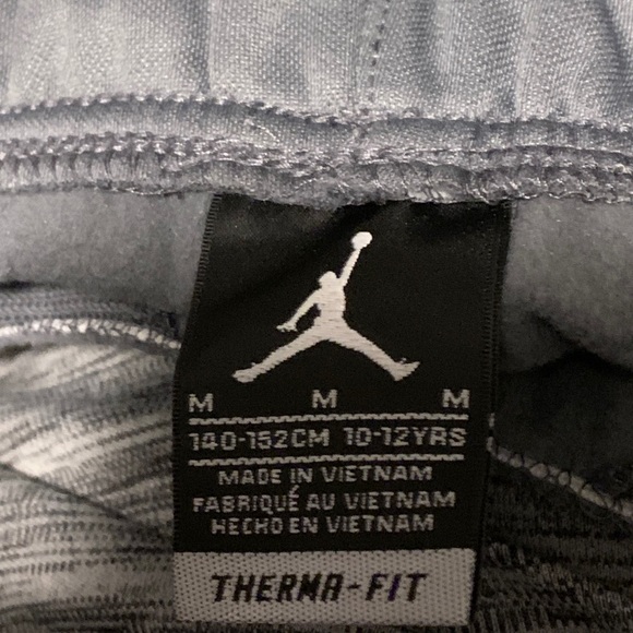 Boy’s Nike Air Jordan Therma-Fit Jogger Pants - Picture 2 of 2